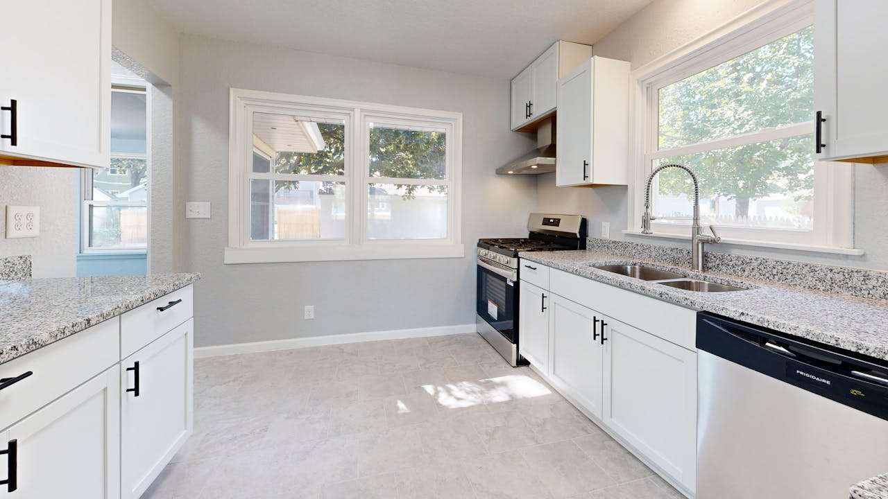 cta-image modern-bright-kitchen-with-granite-countertops-35493910